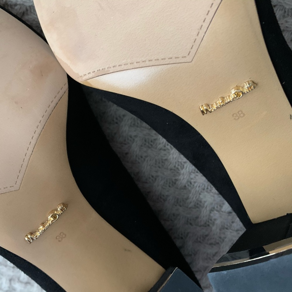 ๐ Suede Court Shoes - Picture 13 of 14
